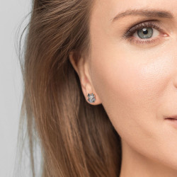 Cercei din aur 18K cu diamante 0,06 ct., model trifoi patru foi, Orsini 00259BL Cercei din aur 18K cu diamante 0,06 ct., model trifoi patru foi, Orsini 00259BL