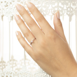 Inel de logodna din aur 18K cu diamant 0,10 ct., model Orsini 01012-10 Inel de logodna din aur 18K cu diamant 0,10 ct., model Orsini 01012-10