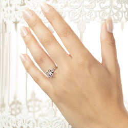 Inel din aur 18K cu diamant 0,005 ct., model floare, Orsini 01072