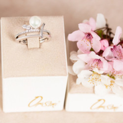 Inel de logodna din aur 18K cu perla si diamante 0,17 ct., model Orsini 2370G