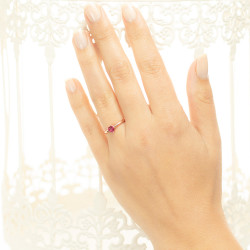 Inel din aur 18K cu rubin in forma de inima 0,48 ct., model Orsini 2855G-R Inel din aur 18K cu rubin in forma de inima 0,48 ct., model Orsini 2855G-R